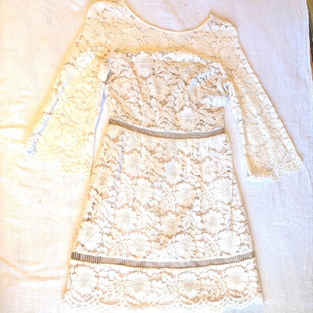 Vince Camuto cream floral lace dress